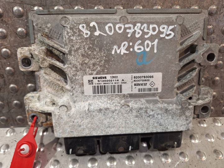 Ordinateur 8200783095 S120202114A RENAULT CLIO III 1.2 TCE