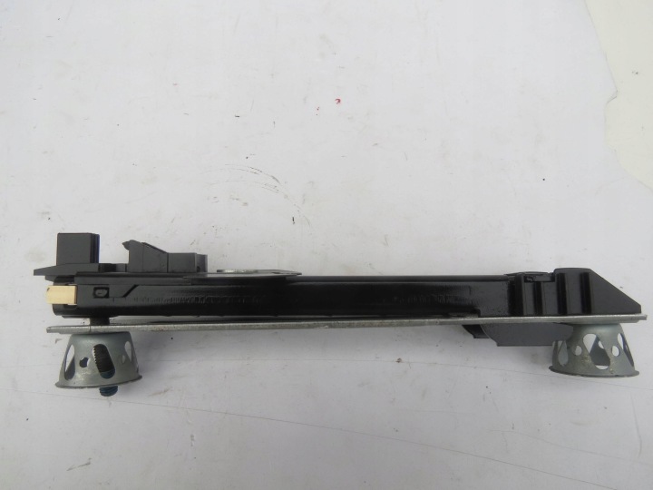 REGULATOR výšky stěny pravý TYLPORSCHE CAYENNE a 7L5 4.8 V8 7L0857819J