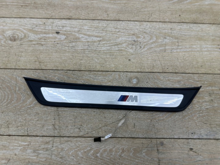 Komplet progow BMW 6 GRAN TURISMO (G32) 8065120 3.0L diesel 195kW 2018