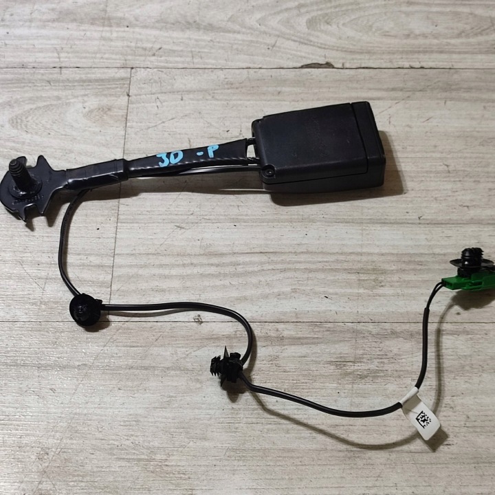 Klamra supports of the front right side Dacia Jogger 878170648R