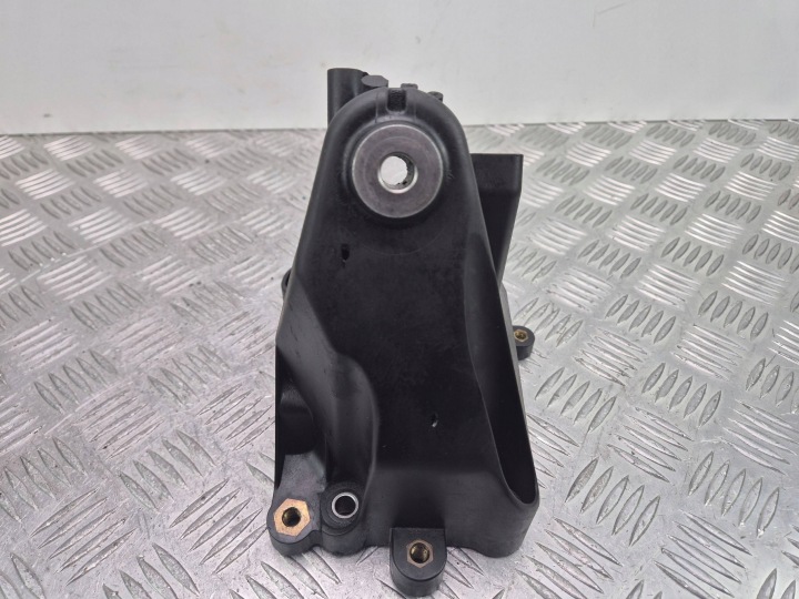 Mercedes S400 W222 holder holder of the engine A2762231904 276.960