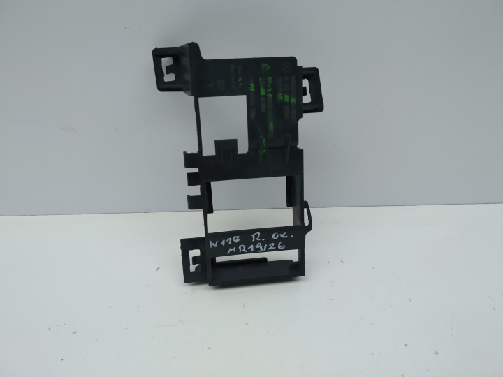W117 Mercedes CLA Halter stoßstangenhalterung Halter radaru w Stoßstange vorne A1178852756
