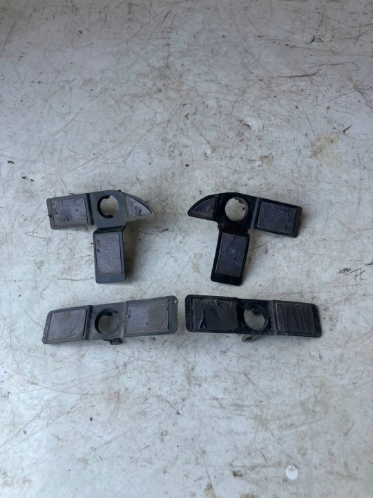 KOSZYKI držiak CZUJNIKOW PDC zadok CITROEN C3 III 9813342080