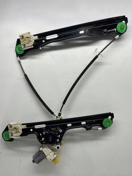 BMW 1 E87 fensterhebermotor rechts vorne 7067796