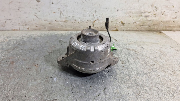 engine mount left A2052405217 MERCEDES C KLSA W205 2.2 CDI 4MATIC