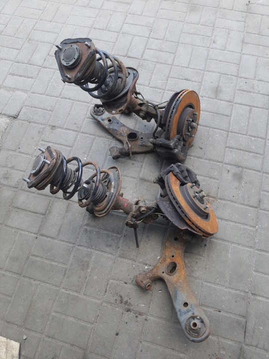 TOYOTA VERSO 09-14 MACPHERSON Achsschenkel Radnabe Radlager rechts