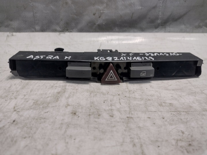 vypínač světel výstražných světel Opel Astra H III 3 13100105