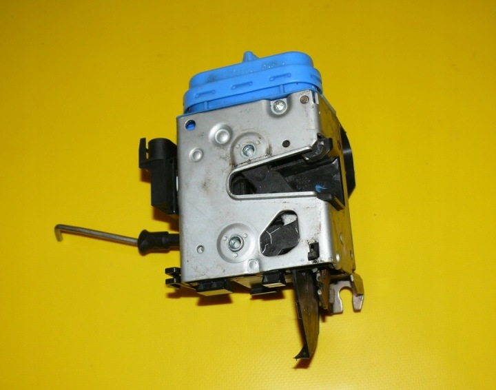 lock door left rear part AUDI A8 D2 94-01r. 3 PINY 4D0839015D