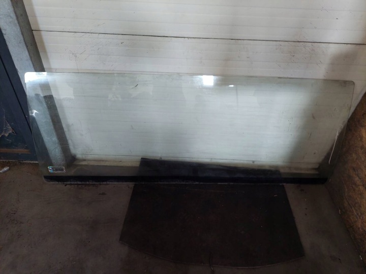 FENSTER CZOLOWA vorne MAN 8.113 LC MAN L2000 MAZOWSZE