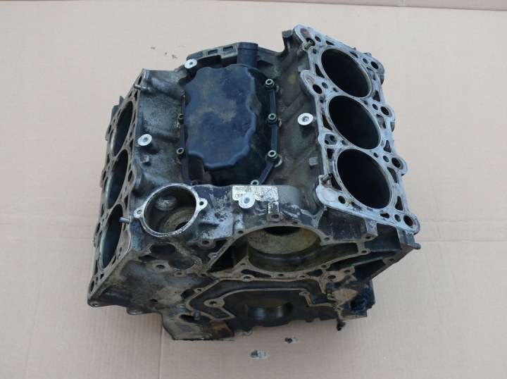 BLOK Motore AUDI A6 C5 A4 B6 3.0 V6 ASN 01-04r. 06C103019S