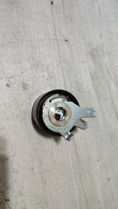 Mercedes-Benz A-classa W176 17r. 1.5cdi belt tensioner of the gear