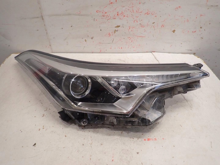 Licht vorne vorne rechts TOYOTA CHR 2016- LED 81110-F4031