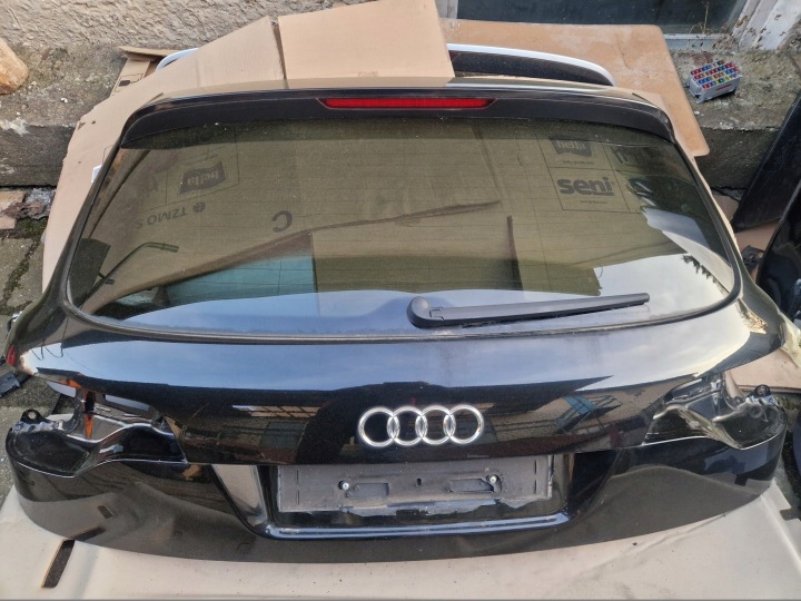 AUDI Q7 4L csomagtartó ajtók csomagtartó cierna