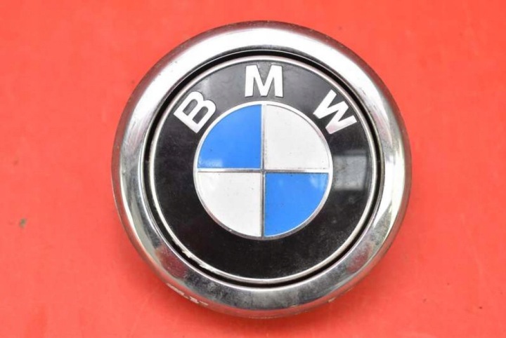 Poignée Bouton du capot Arrière Arrière EMBLEMAT 7248535 BMW F20 11-19