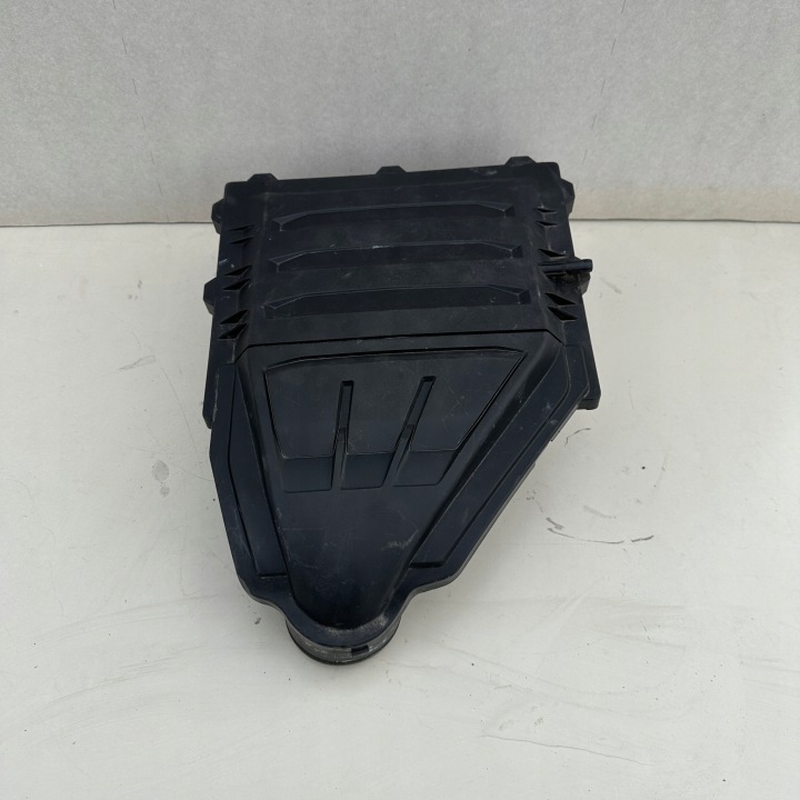 cover of a filter, air VW VOLKSWAGEN AUDI SEAT SKODA 04C129601M