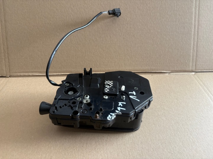 VW T5 de la Serrure du capot Porte coffre hayon 7H0827526
