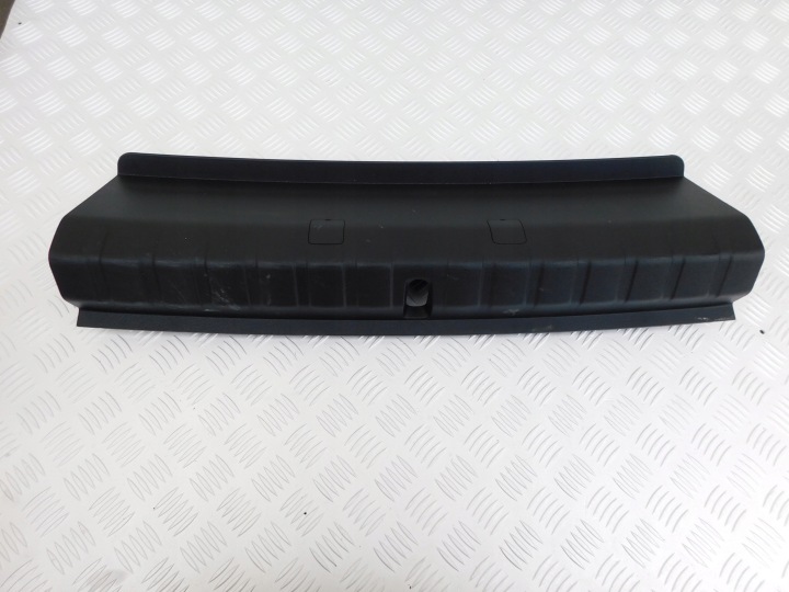 kryt obal zadního stěny kufru BMW G26 plastový OEM 7489845