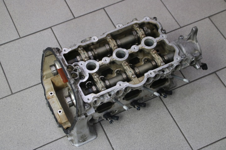 AUDI A8 D4 3,0 TFSI CREC TESTATA sinistra 06E103403AA