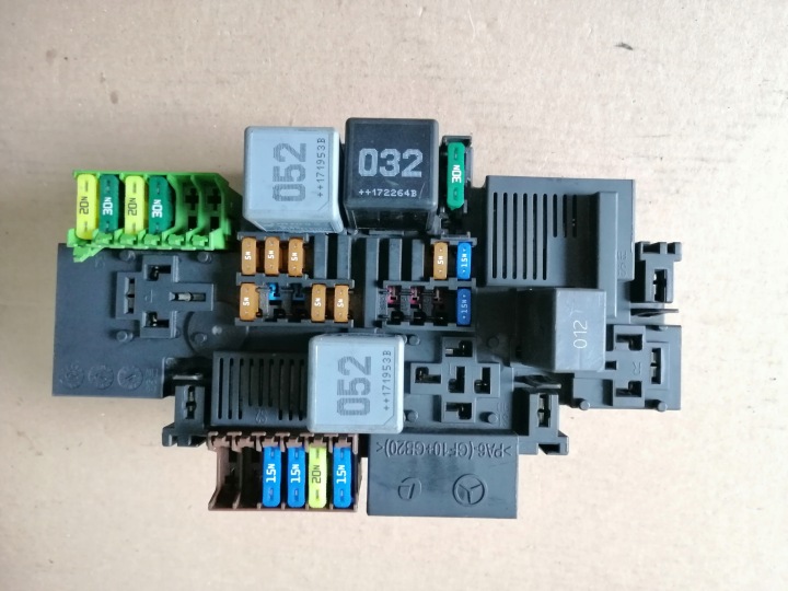 upravljačka kutija osigurača 2229063202 MERCEDES W222