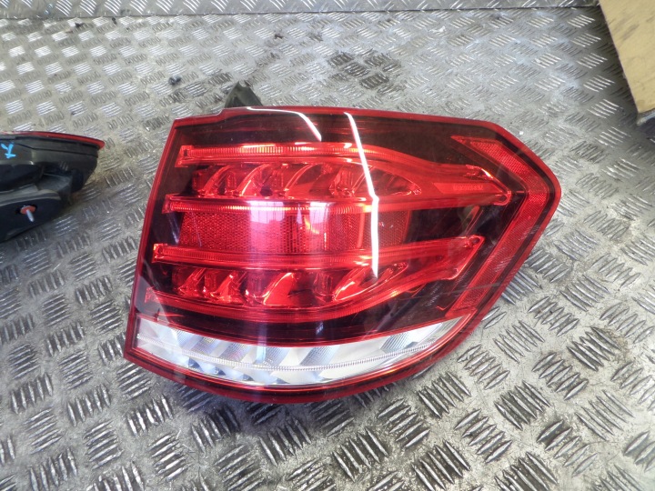 MERCEDES E KLASA W212 LIFT light rear right KOMBI