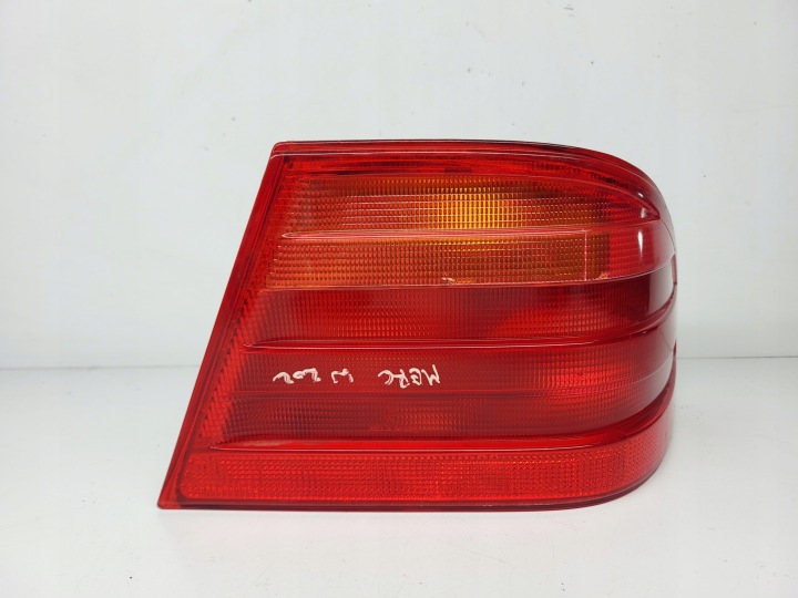 Licht rechts heck rechts hinten MERCEDES E KLASA W210 Sedan 197042R europa