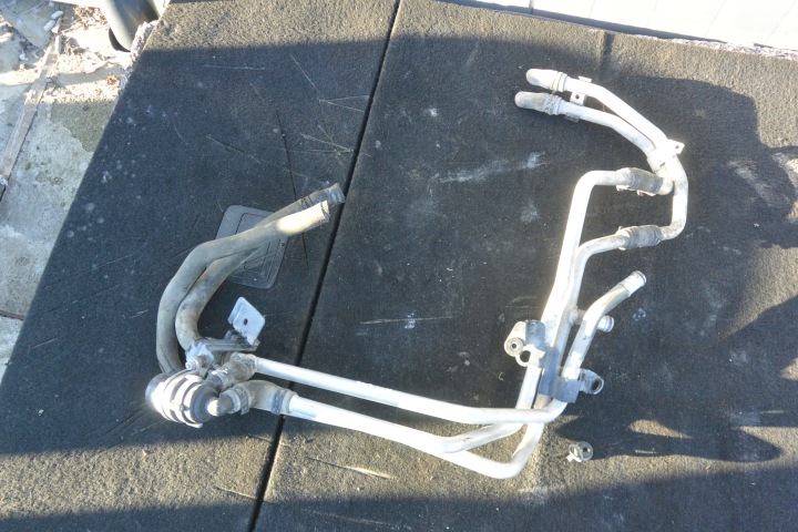 ZUSÄTZLICHE PUMPE DES WASSERS SCHLAUCH 4.2 FSI KPL AUDI Q7 4L VW TOUAREG 7L