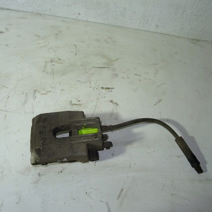 BMW 525 E60 2.5i PINZA FRENO freno posteriore Destra