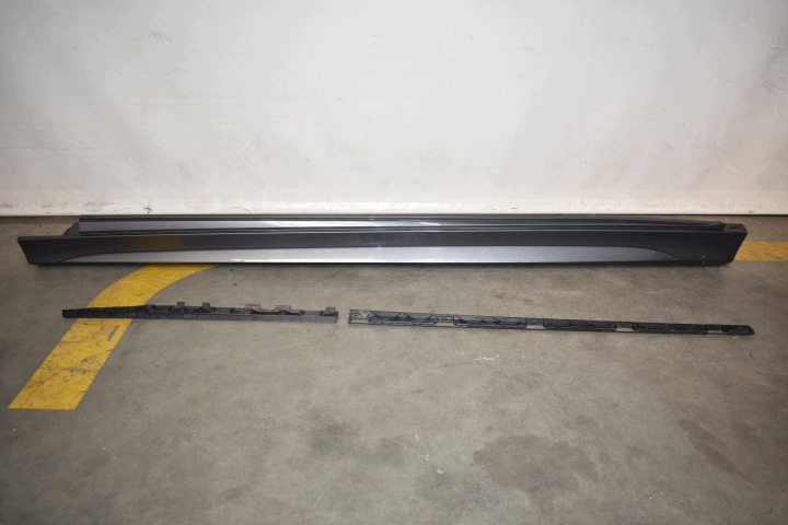 IDEALNA Moulage Jupe Gauche AMG Couleur 992 MERCEDES GLS X167 1