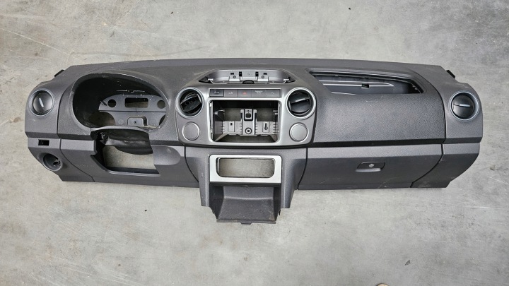 VW AMAROK console dashboard instrument panel cockpit PULPIT