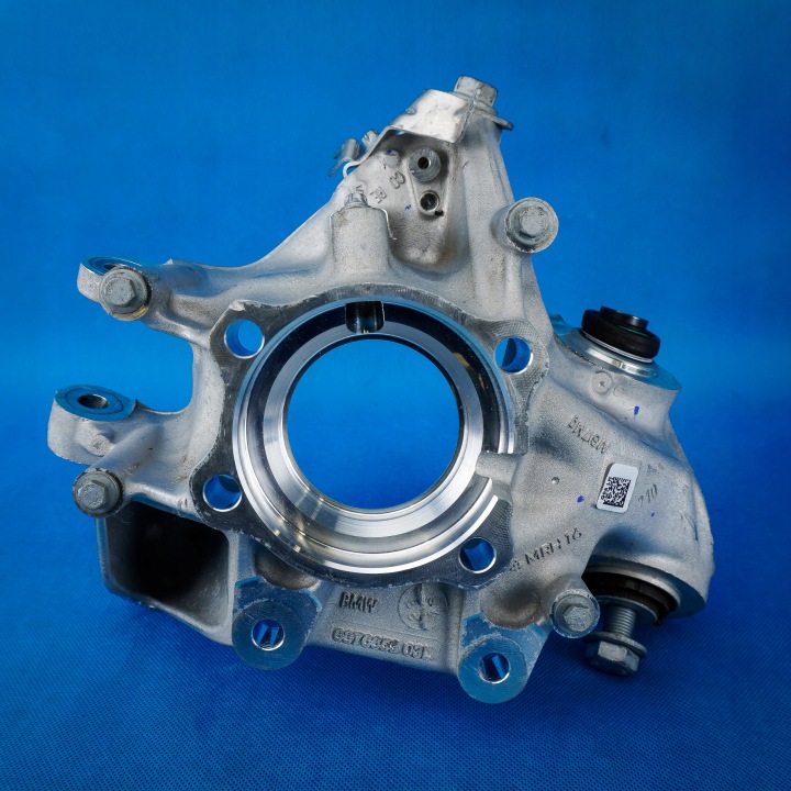 otoč kola zadní záď levá BMW X5 G05 X6 G06 33306876651 6876651 6876653