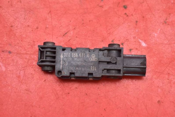 impact sensor 8E0959651A AUDI A3 8P 04-08