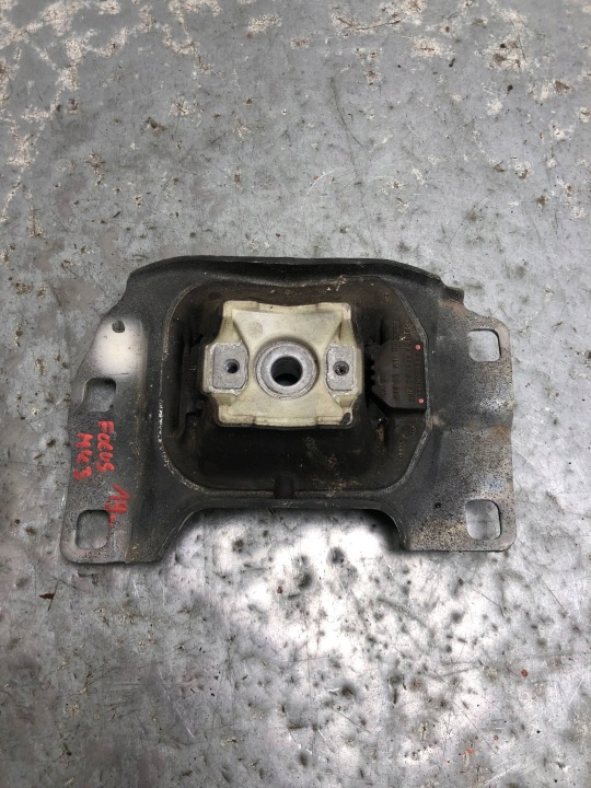 holder engine mount FORD FOCUS MK3 V61-7M121