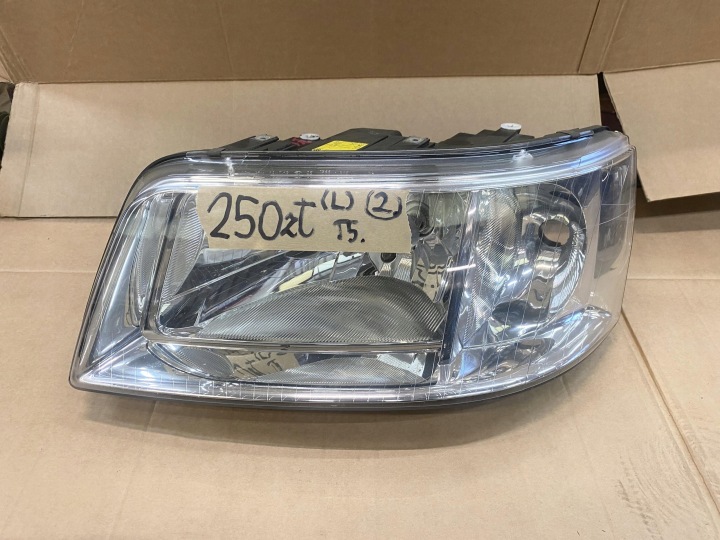VW TRANSPORTER T5 MULTIVAN CARAVELLE 03- Licht vorne links