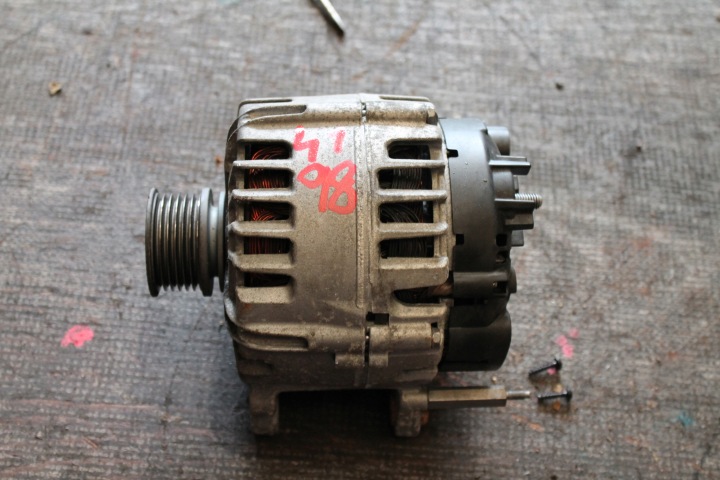 4198. Alternateur VW T6 CRAFTER 03N903023C