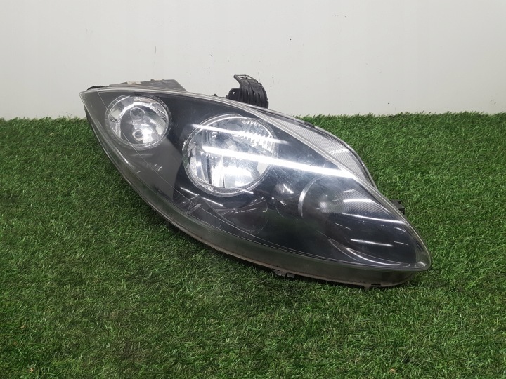 light right front SEAT LEON 2 5P1941006E