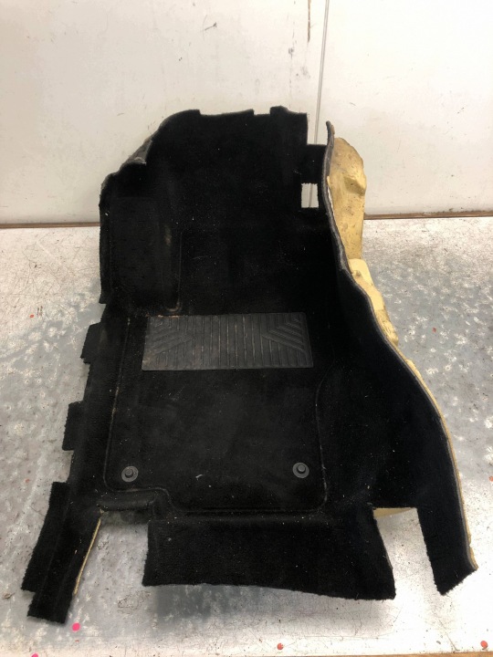 floor mats left front MERCEDES ML W164 A1646802940