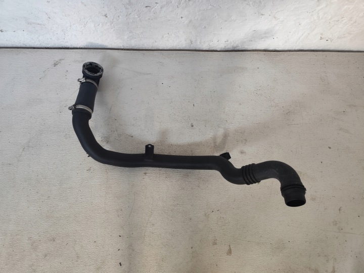OPEL CORSA E 2015 1.0T trouba vedení intercoolera 13403234
