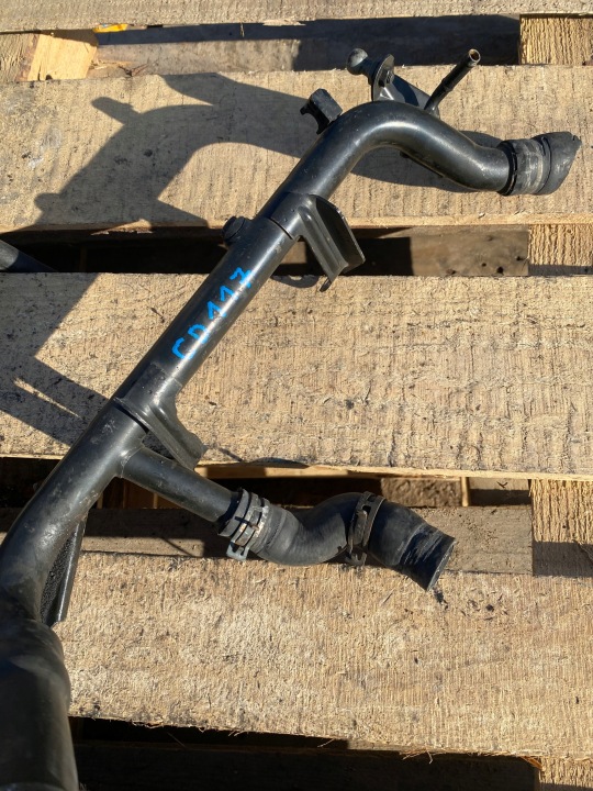 tubo flessibile Tubazione d’acqua AUDI A4 B7 2.0TDI 8E0121101AA