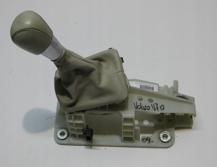 VOLVO V70 2.0 D 09R gear lever changes of the gear sleeve knob