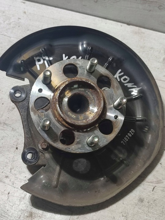 Hyundai Kona and 2018 rear part side right swing wheels of the rear