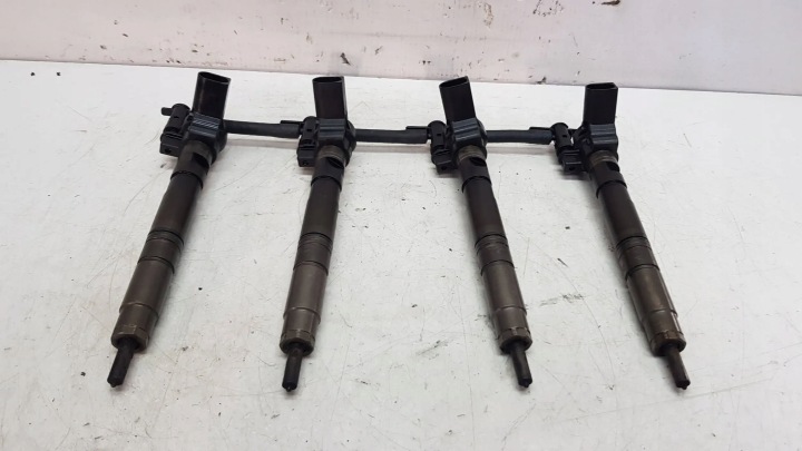 INJEKTOR, DIZNA INJEKTORI, DIZNE 03L130277 VW SKODA SEAT 2.0 TDI 0445116030