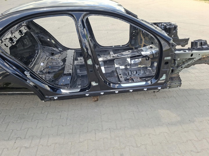 Jupe Droite Garniture moulure montant Moyenne Aile Arrière Droite MERCEDES E W213 Berline 197
