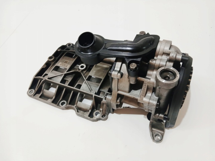 oil pump BMW X3 F25 N47D20C 7810823 BAV