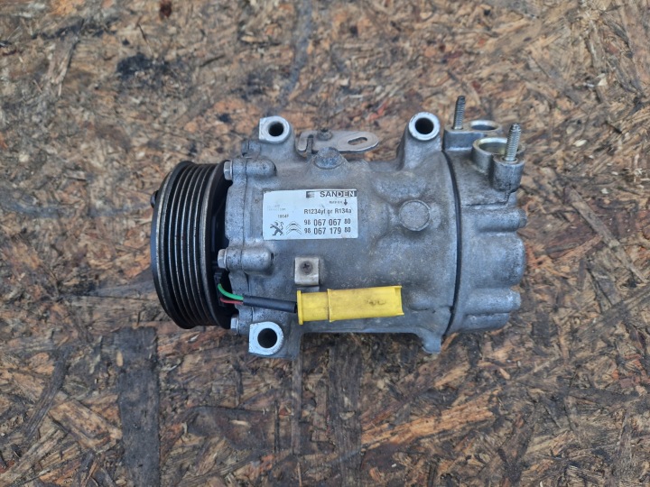compressor compressor; of the air conditioning PEUGEOT BOXER JUMPER 2.0HDI 9806706780