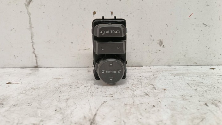 HYUNDAI I30 III PANEL mirror control switch button 93530-G3030