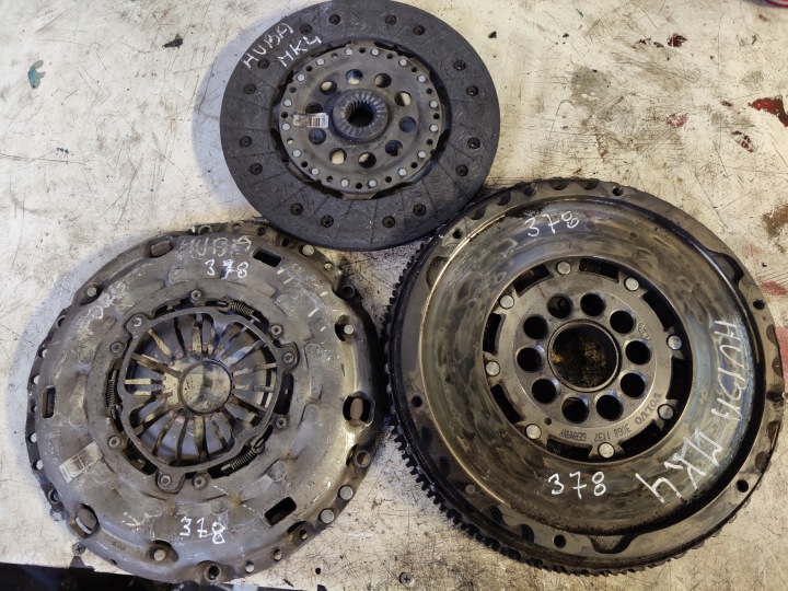 FORD MONDEO MK4 2.5T HUBA wheel flywheel 30681137 disc pressure plate
