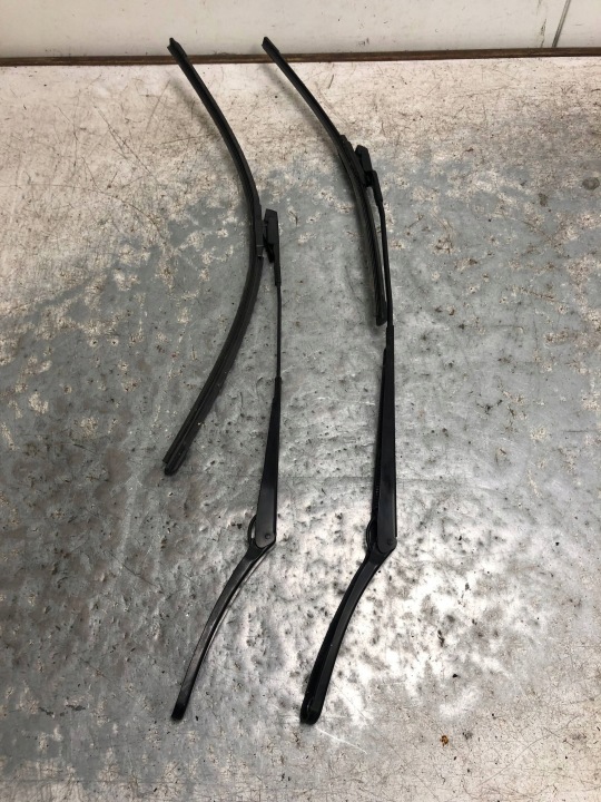 Bracci tergicristallo FORD FOCUS MK4 KOMBI JX7B-17526-AB JX7B-17527-AB