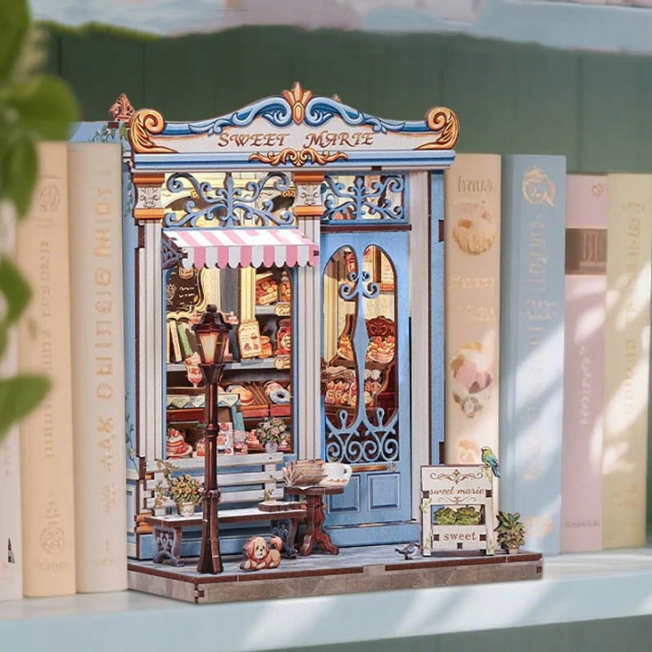 Book nook DIY CuteBee Кондитерська Sweet Marie LED 242 ел. — фото 7