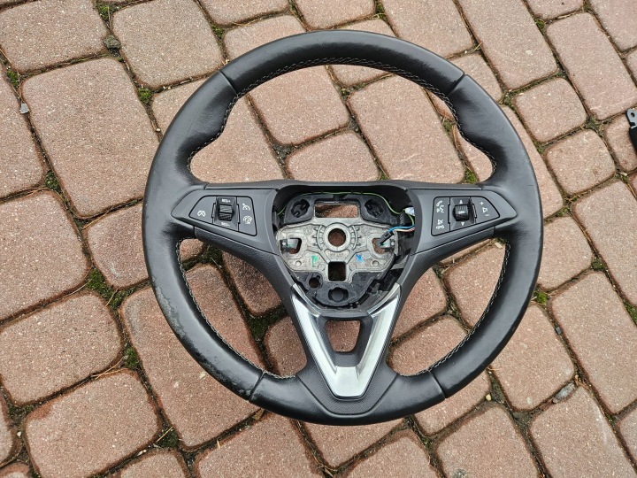 kormány bőr skorzana podgrzewana - wytarta #A60 Opel Astra K