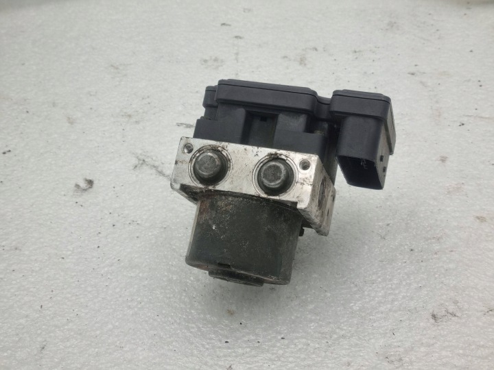 Pumpe ABS Opel Astra H 13157575